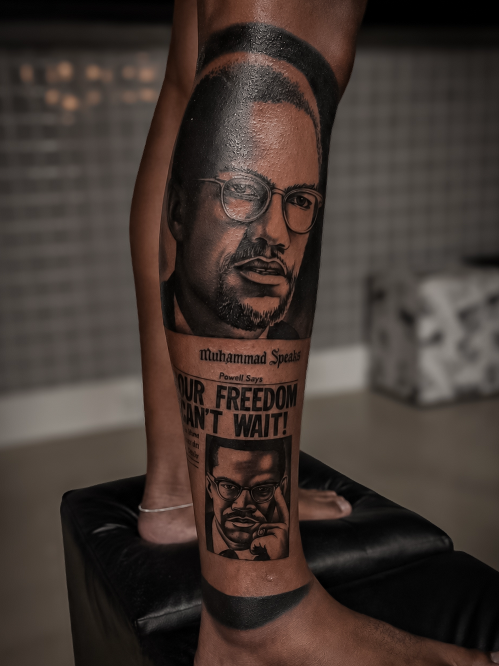 Fresh tattoo on Black skin by Daniel, photographed shortly after the session.